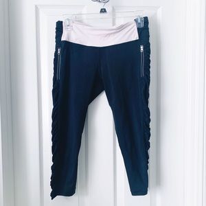 Lululemon Size 8 Crop Leggings